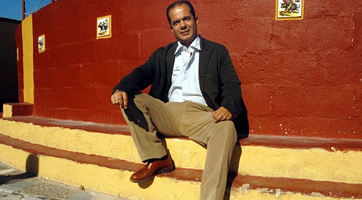 El empresario sevillano Joaquín Morales, propietario de las ganaderías embargadas, en la finca 'La Marquesa', también embargada.